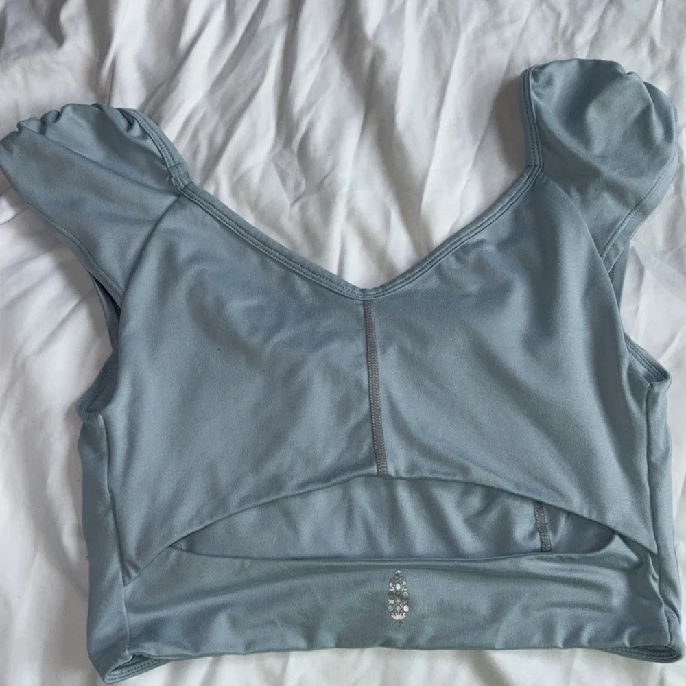 Womens Free People Movement Light Blue Breathe Deeper Crop Tank Size medium - Picture 3 of 4